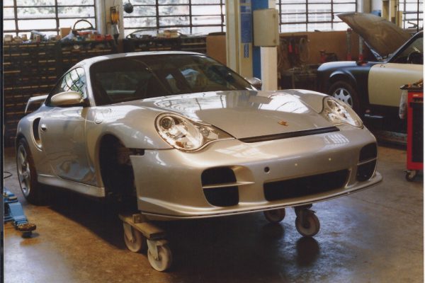 Porsche-911-GT2-996-18-Custom-Custom
