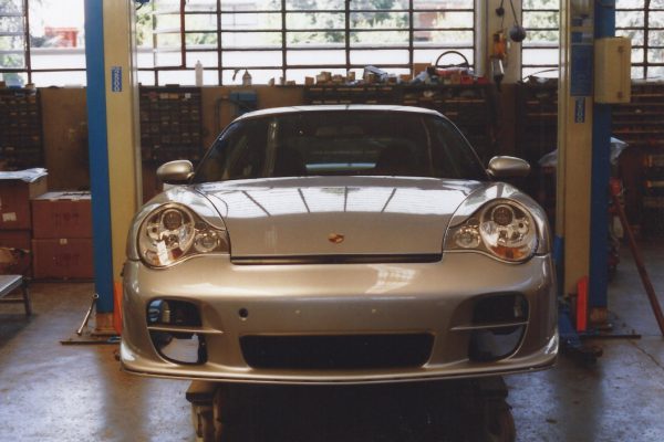 Porsche-911-GT2-996-19-Custom-Custom