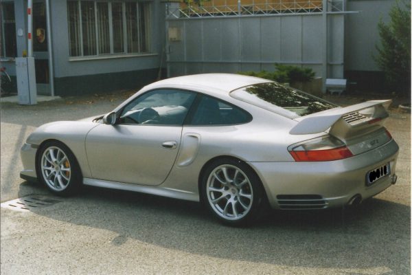 Porsche-911-GT2-996-25-Custom-Custom